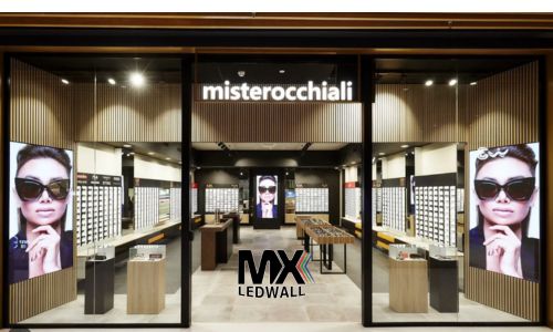 Insegna video LED ad alta luminosità per vetrine retail, totem digitali e comunicazione commerciale per negozi